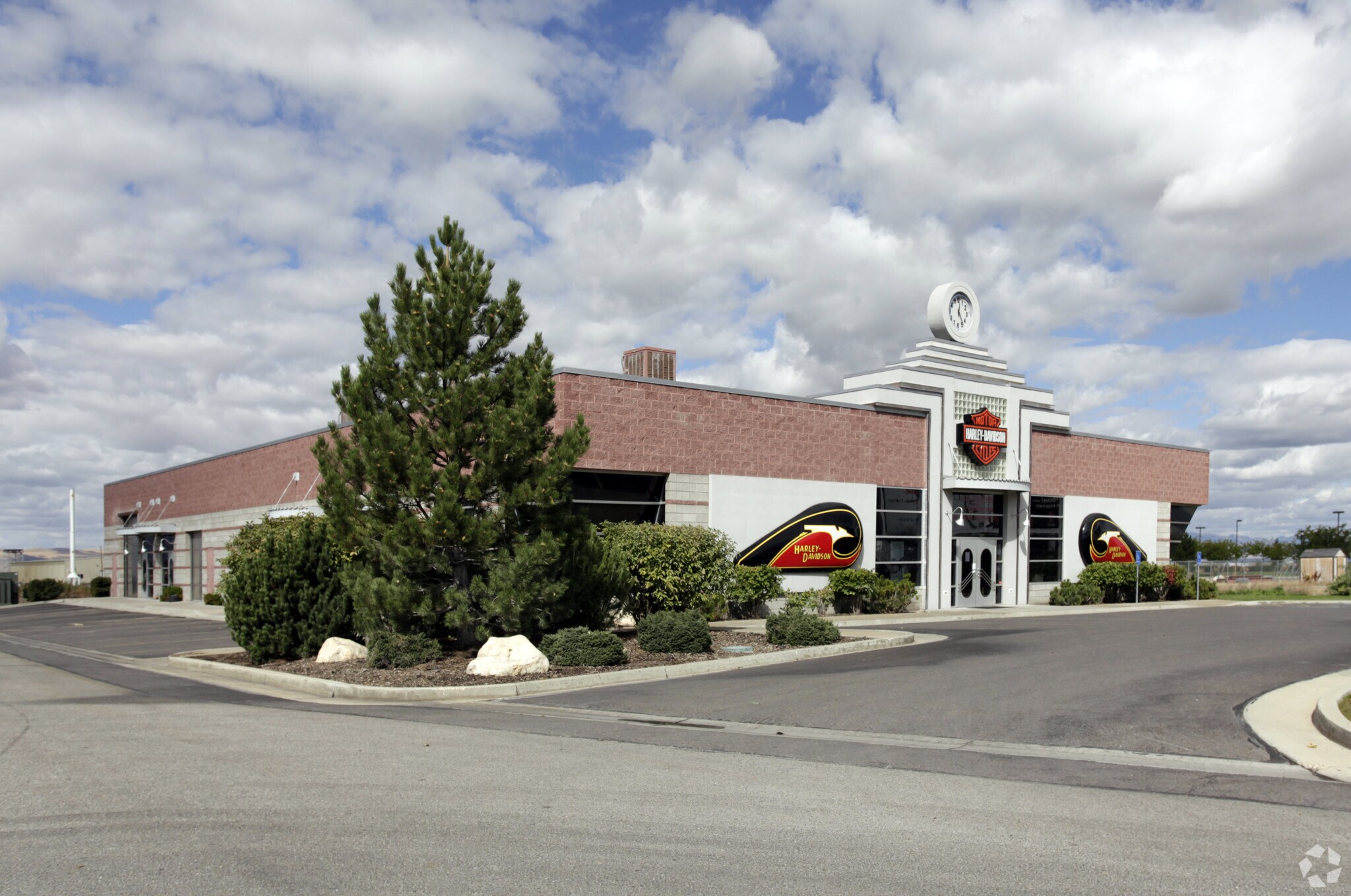 2359 N Main St, North Logan, UT for sale Primary Photo- Image 1 of 1