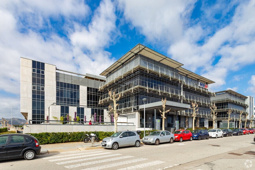 Office in El Prat de Llobregat, Barcelona for lease - Building Photo - Image 3 of 4