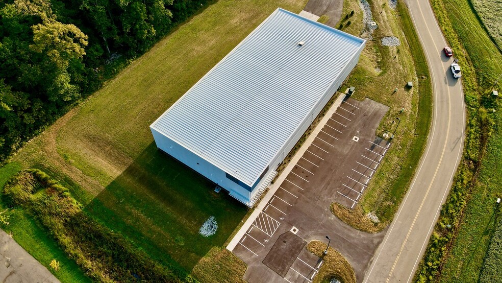 681 International Dr, Heath, OH for lease - Building Photo - Image 2 of 2