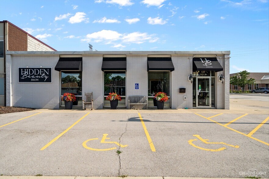 110 John St, North Aurora, IL for sale - Primary Photo - Image 1 of 1