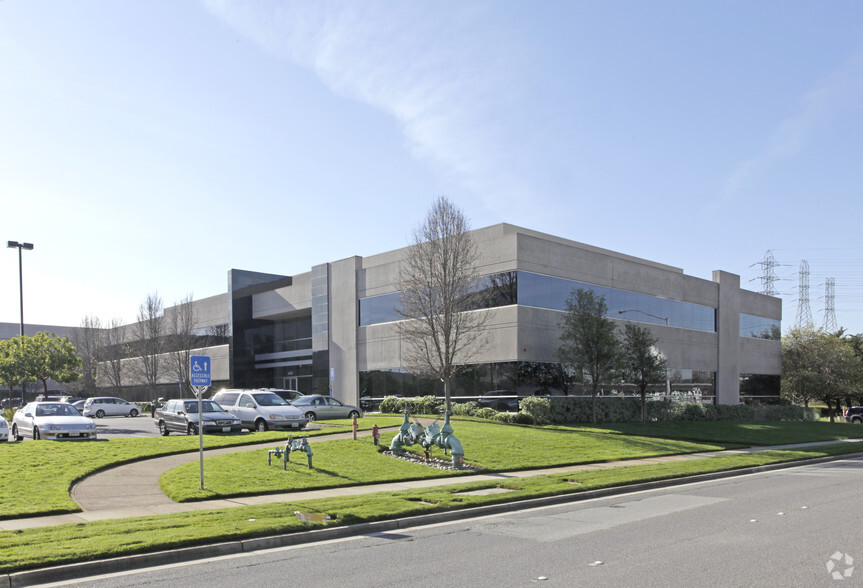 600 Gateway Blvd, South San Francisco, CA for lease - Building Photo - Image 1 of 8