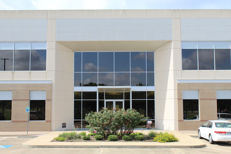 1700 Research Pky, College Station, TX for lease - Building Photo - Image 3 of 15