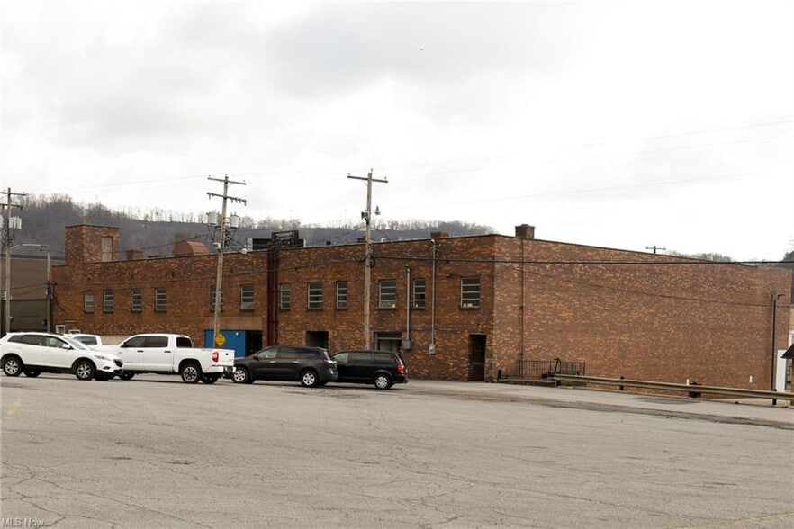 3539-3549 Main St, Weirton, WV for lease - Building Photo - Image 3 of 13