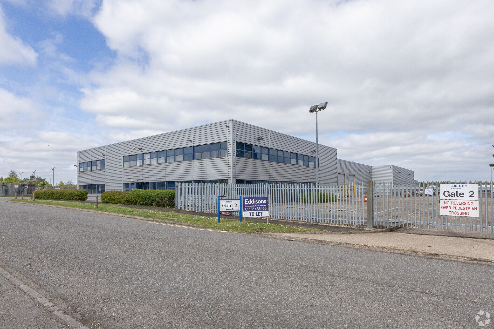 Pywell Rd, Corby for sale Primary Photo- Image 1 of 16