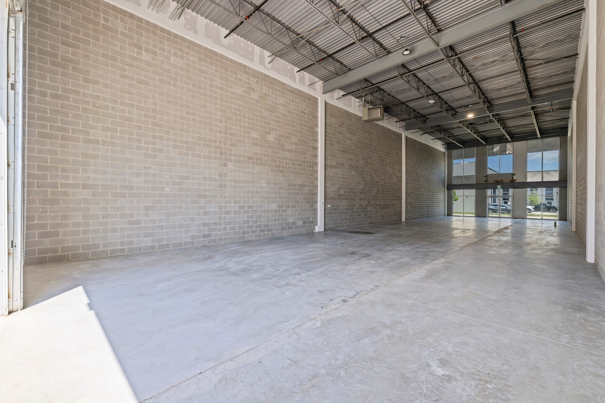 125 Goddard Cres, Cambridge, ON for lease Interior Photo- Image 1 of 3