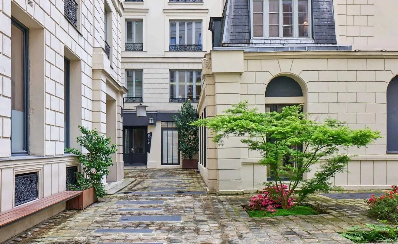 Office in Paris for lease Building Photo- Image 1 of 9