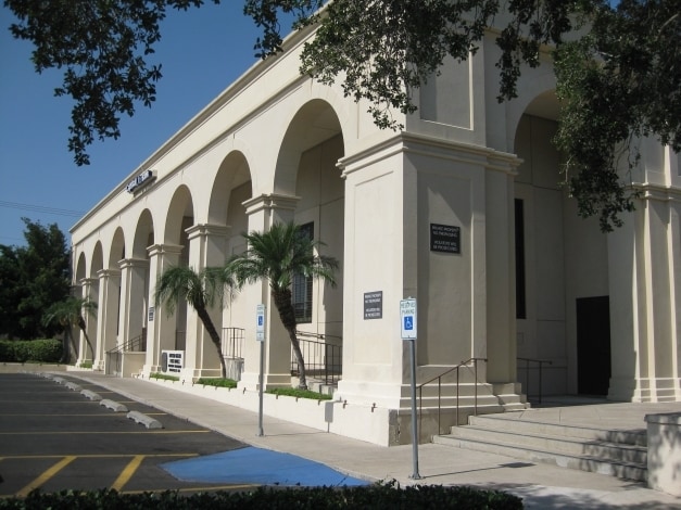 221 E Van Buren Ave, Harlingen, TX for lease - Building Photo - Image 2 of 7