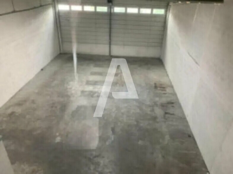 Flex in Vitry-sur-Seine for lease - Building Photo - Image 3 of 5