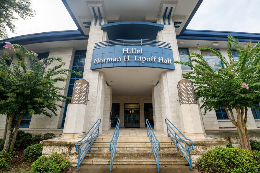 2020 W University Ave, Gainesville, FL for lease - Building Photo - Image 2 of 5