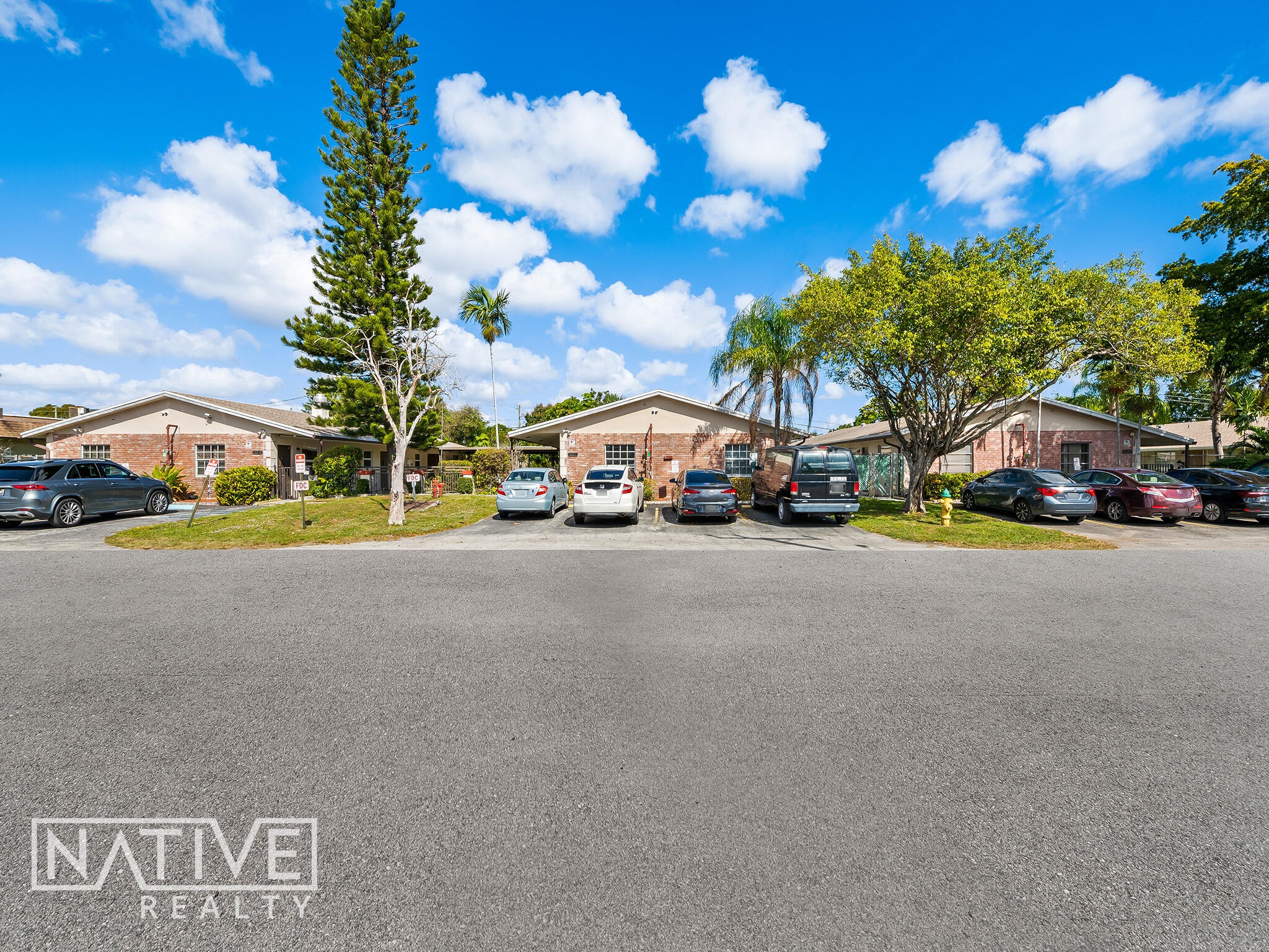 201-221 NE 40th Ct, Oakland Park, FL for sale Building Photo- Image 1 of 26