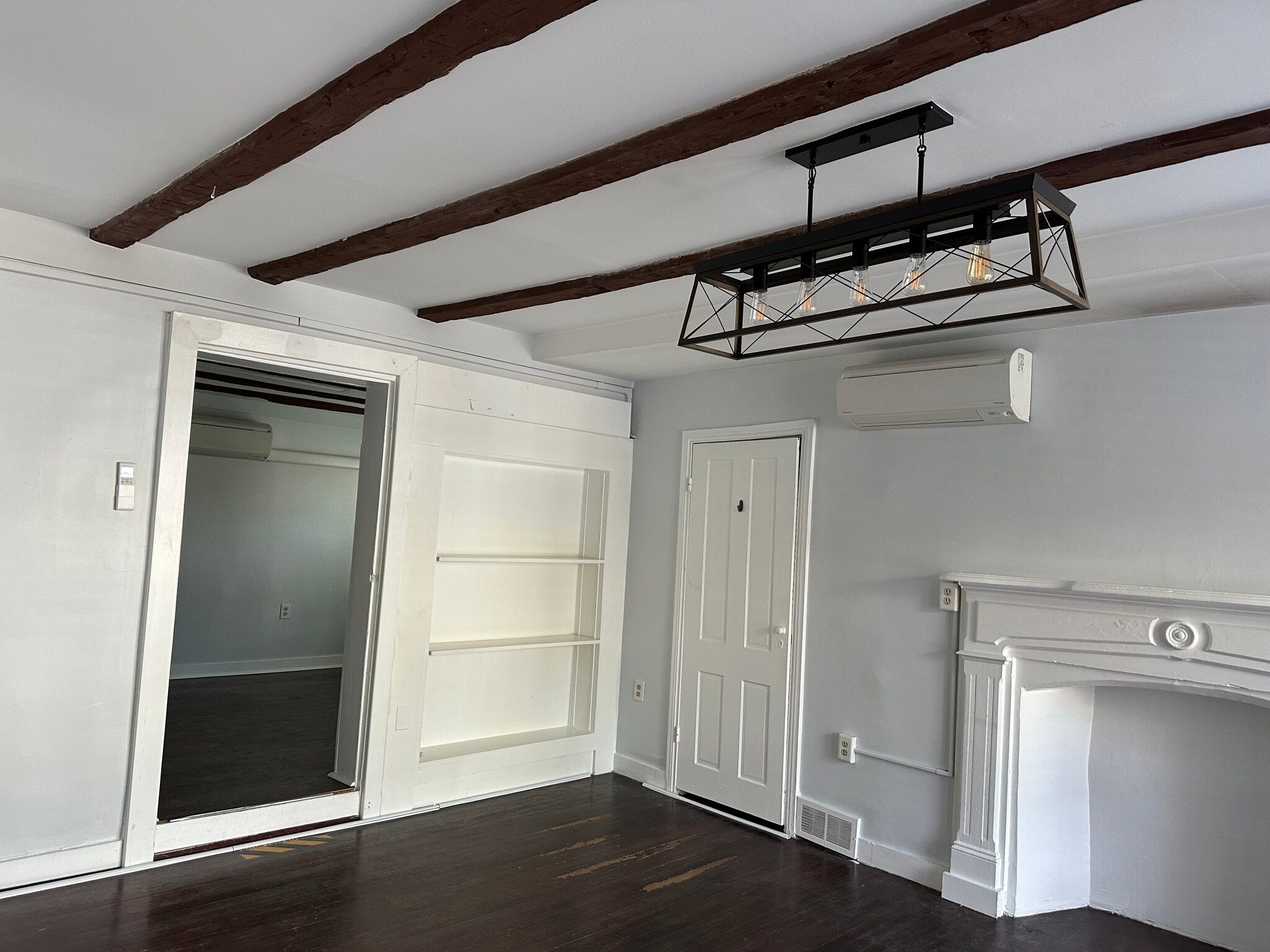 26 W Main St, New Market, MD for lease Interior Photo- Image 1 of 5