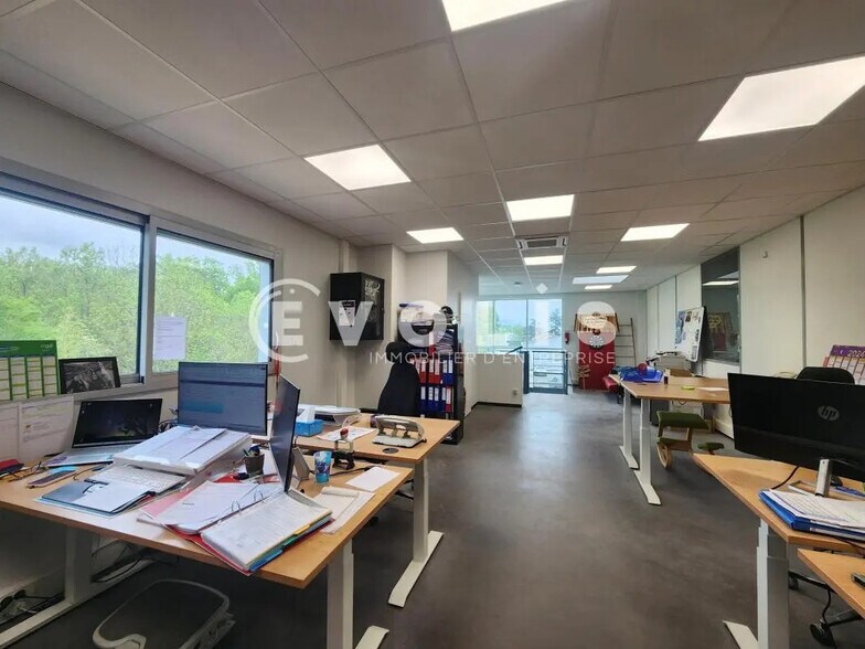 Flex in Vourles for lease - Building Photo - Image 3 of 16