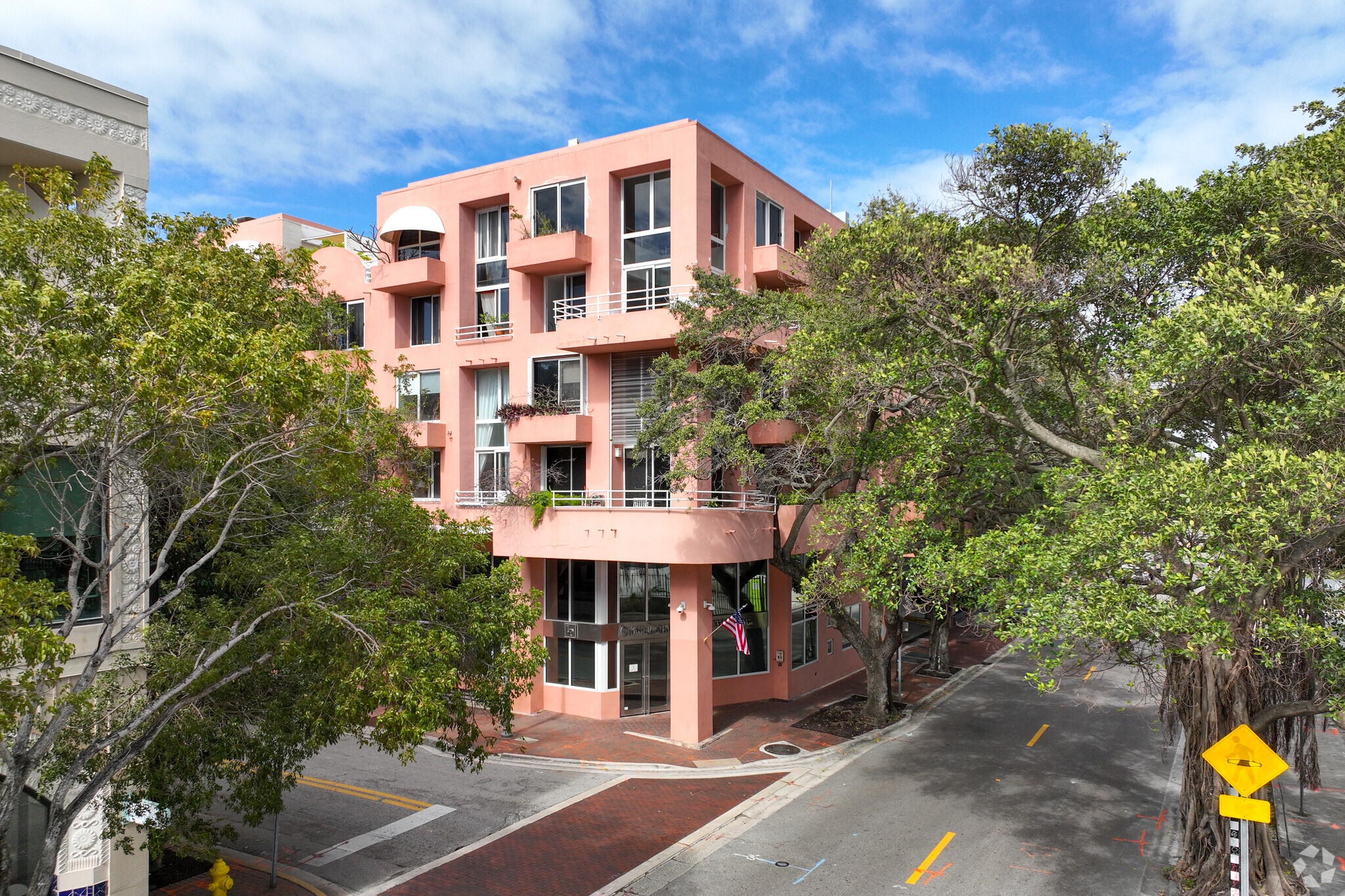 3350 Mary St, Miami, FL for lease Primary Photo- Image 1 of 18