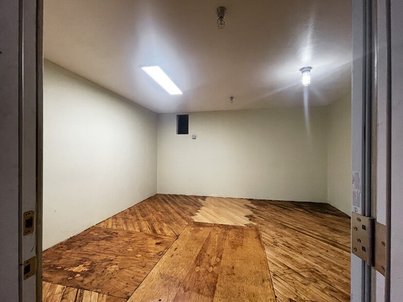 2200 Adeline St, Oakland, CA for lease - Building Photo - Image 3 of 11