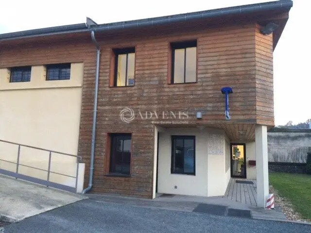Office in Périgueux for lease - Building Photo - Image 1 of 10