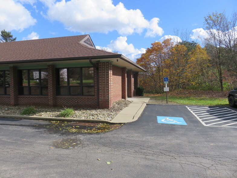 3153 Brodhead Rd, Aliquippa, PA for lease - Building Photo - Image 2 of 21