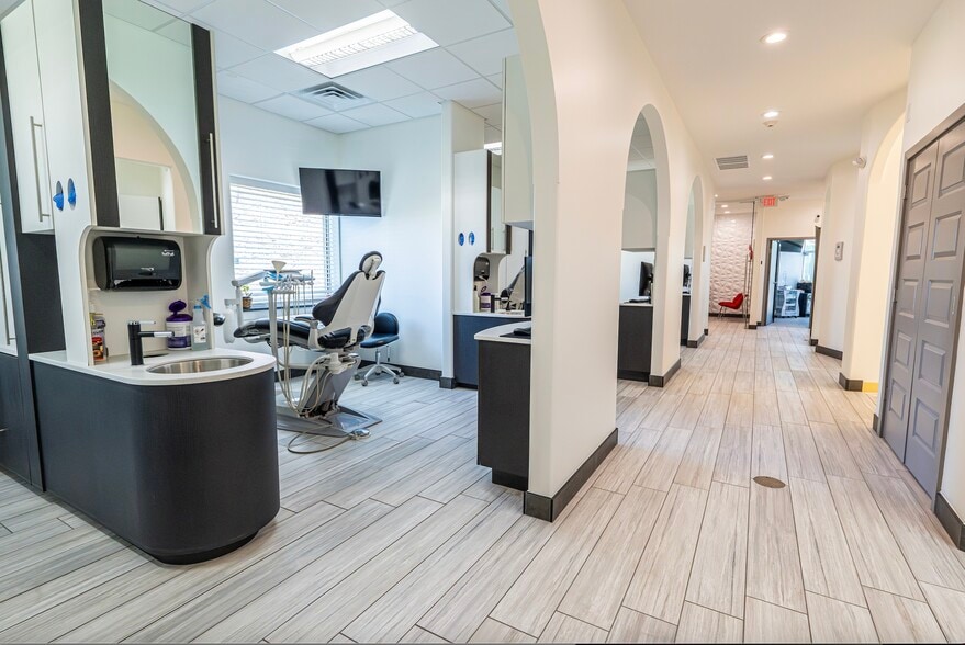 890 Easton Rd, Horsham Township, PA for sale - Building Photo - Image 2 of 5