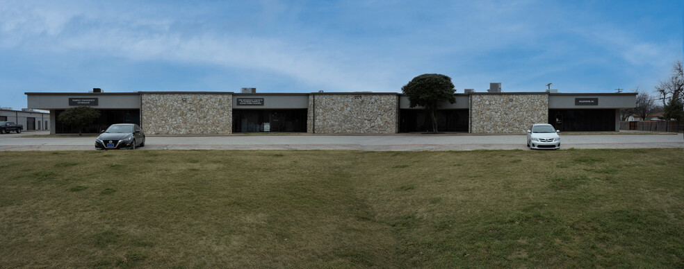 220 Story Rd N, Irving, TX for lease - Building Photo - Image 1 of 9