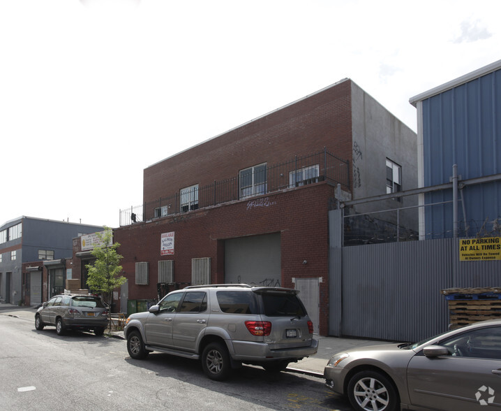 20 Meadow St, Brooklyn, NY 11206