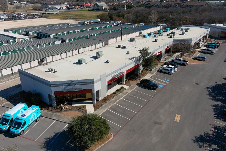 8666 Huebner Rd, San Antonio, TX for lease - Building Photo - Image 3 of 8