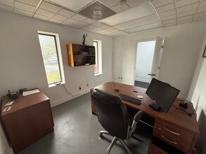 911 S 8th St, Fernandina Beach, FL for lease Building Photo- Image 2 of 3