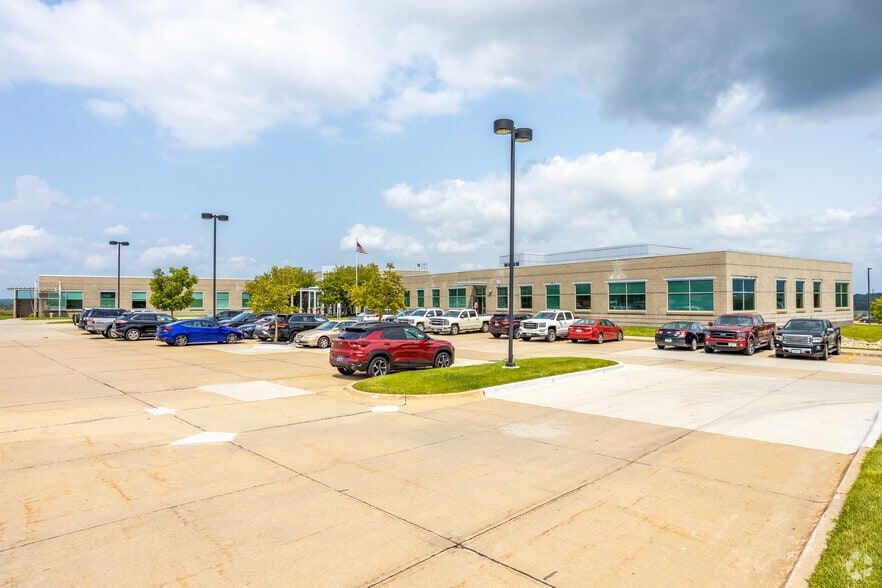 5901 Thornton Ave, Des Moines, IA 50321