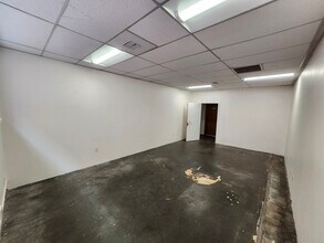 1128 Poplar Pl S, Seattle, WA for lease Interior Photo- Image 2 of 2
