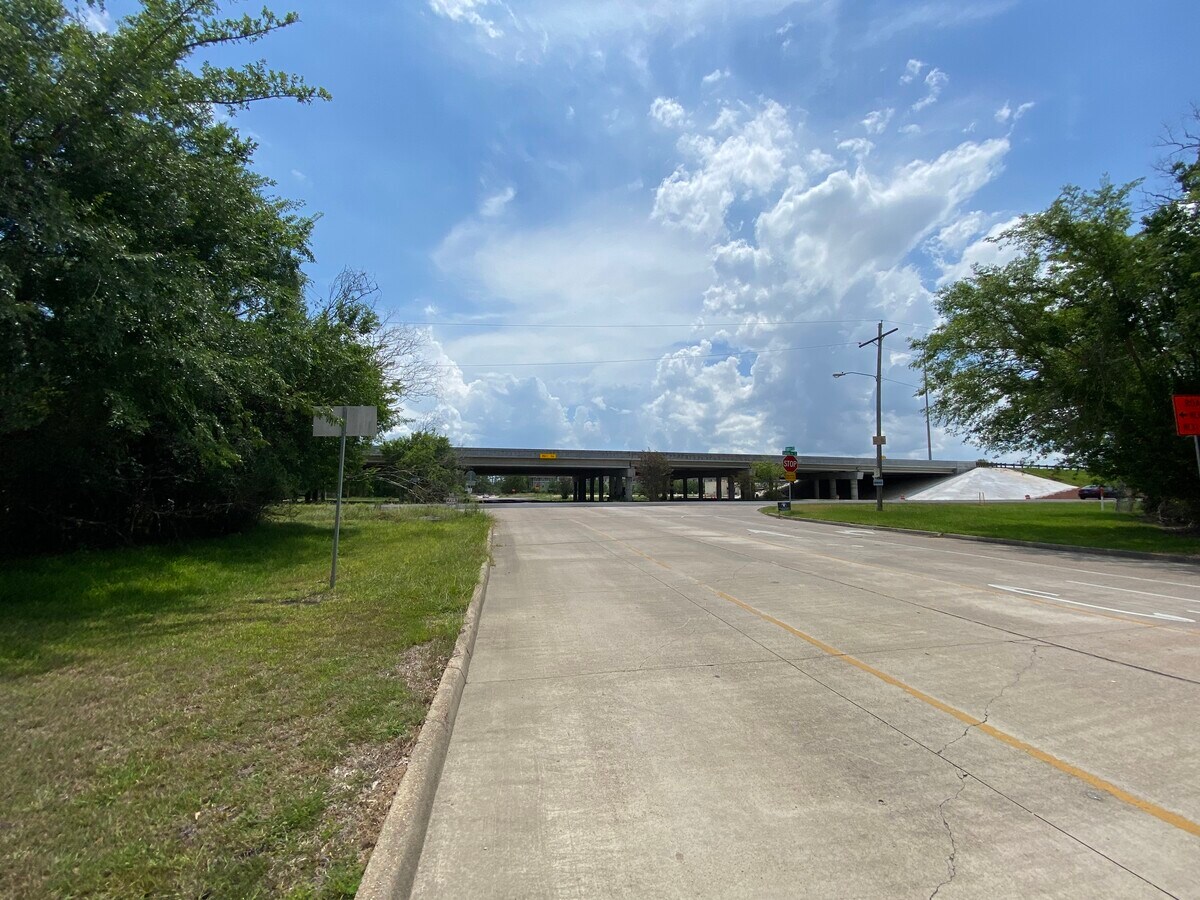 10200 Eastex Freeway, Beaumont, TX 77708