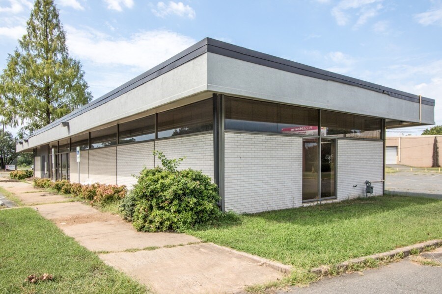 4801 Brookshire Blvd, Charlotte, NC 28216