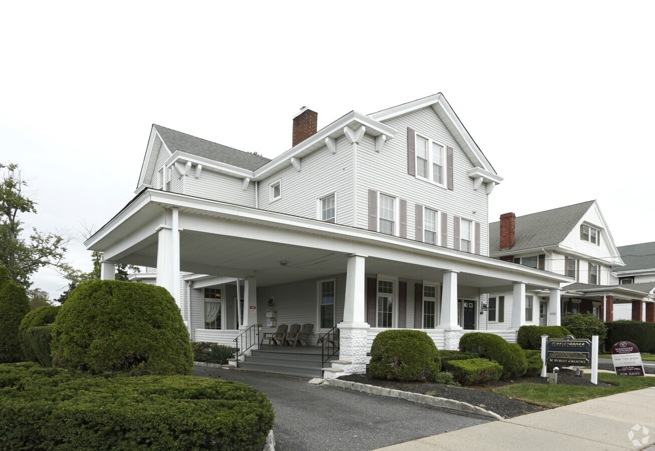 7 Broadway, Freehold, NJ 07728