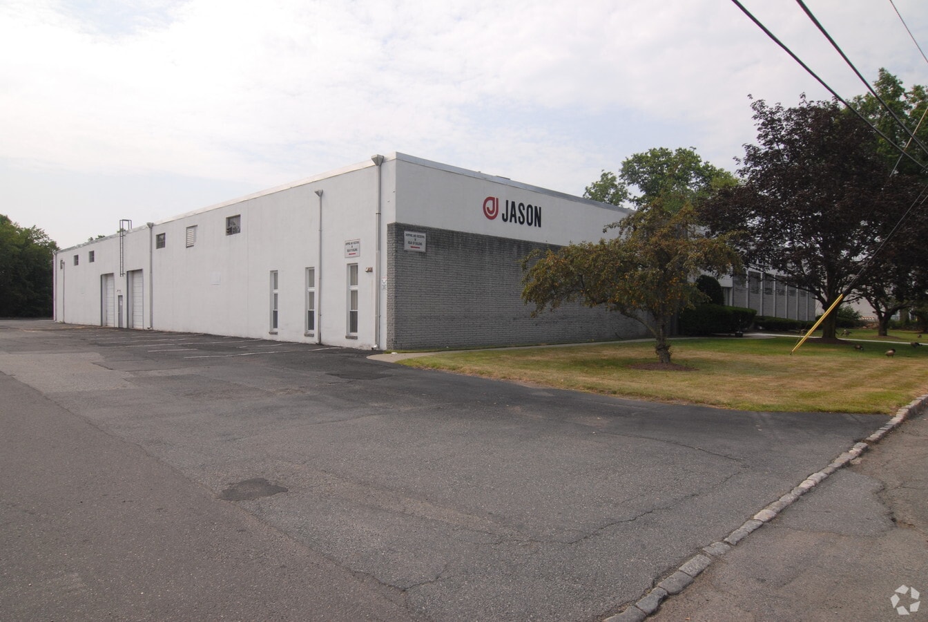 340 Kaplan Dr, Fairfield, NJ 07004