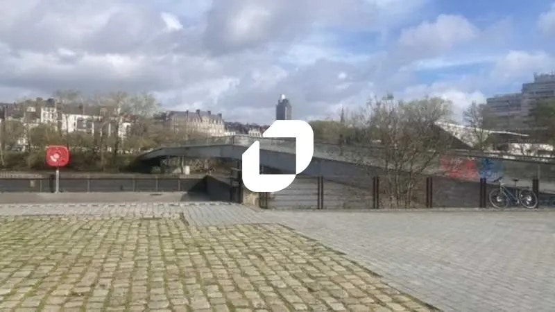 Retail in Nantes for lease Building Photo- Image 1 of 13