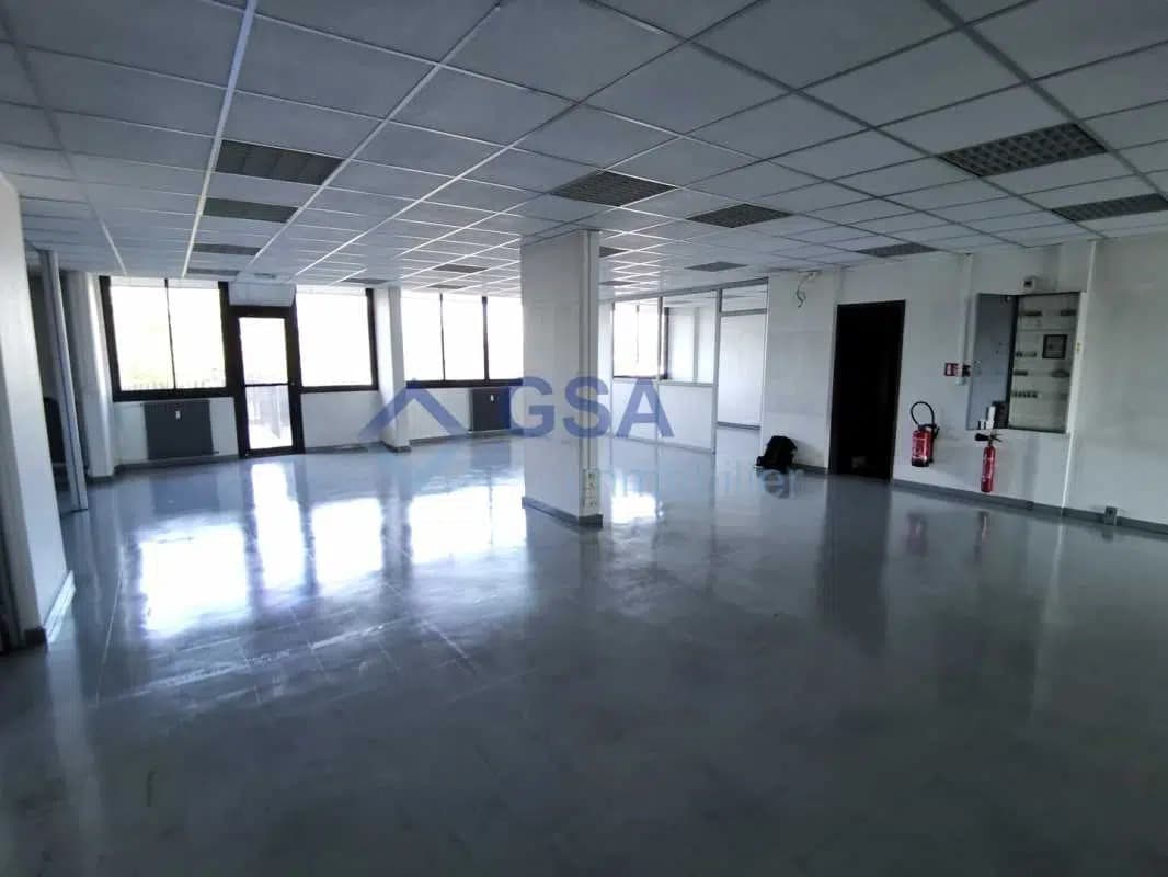 Melun, SEM 77000 - Unit B123 -  - Interior Photo - Image 1 of 6