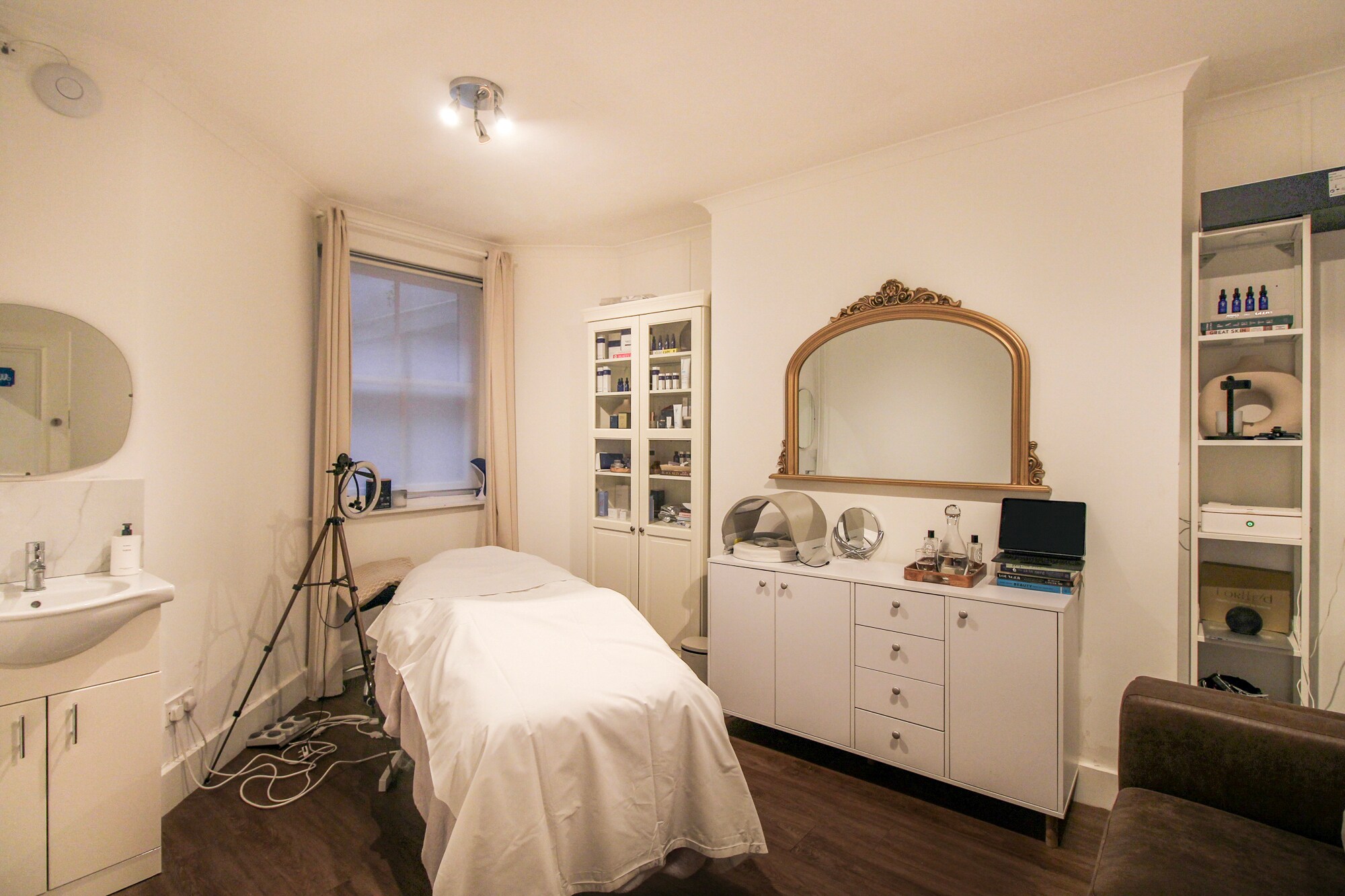 97 Mortimer St, London for sale Interior Photo- Image 1 of 1