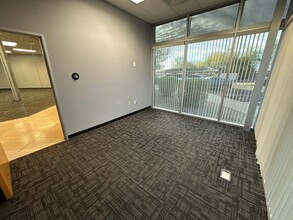 7575 E Redfield Rd, Scottsdale, AZ for lease Interior Photo- Image 2 of 4