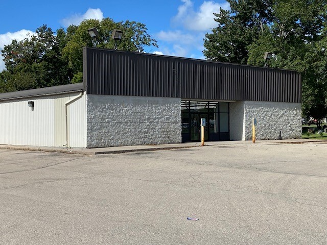 360 S Main St, Clintonville, WI for lease - Primary Photo - Image 1 of 5