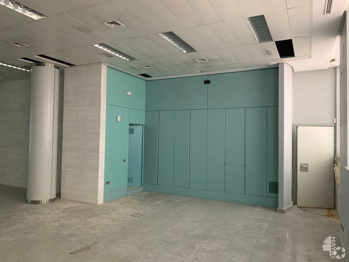 Retail in Alcobendas, Madrid for lease Interior Photo- Image 1 of 2