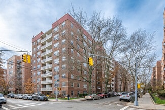More details for 11050 71st Rd, Forest Hills, NY - Multifamily for Sale