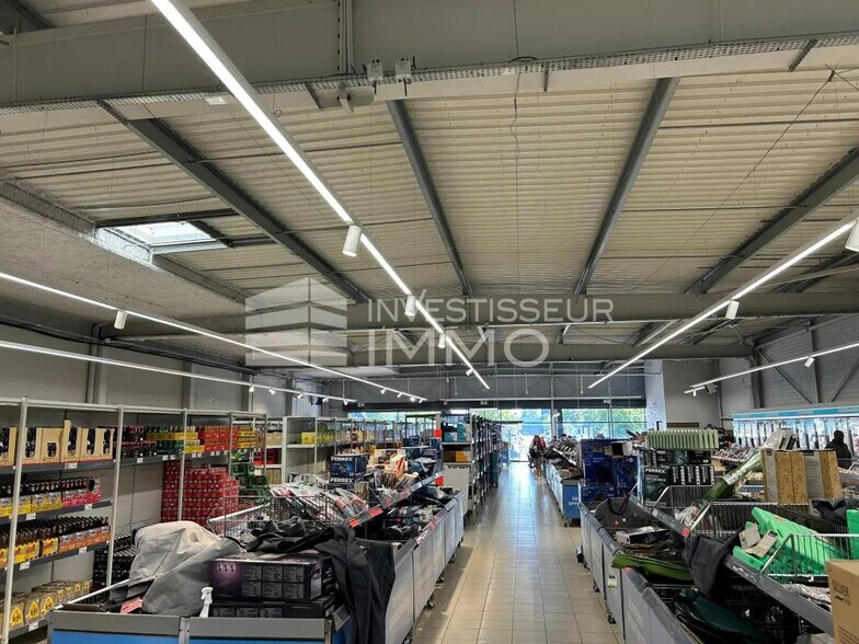 Retail in Corbeil-Essonnes for lease - Interior Photo - Image 3 of 7
