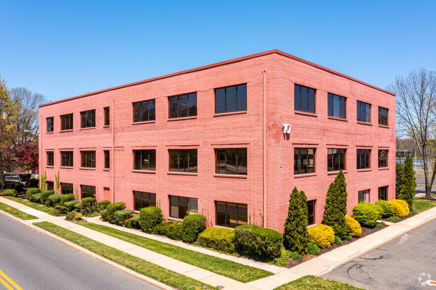 10 Foster Ave, Gibbsboro, NJ 08026