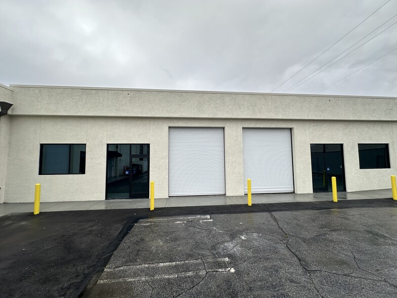 14621 Titus St, Van Nuys, CA for lease - Building Photo - Image 3 of 12