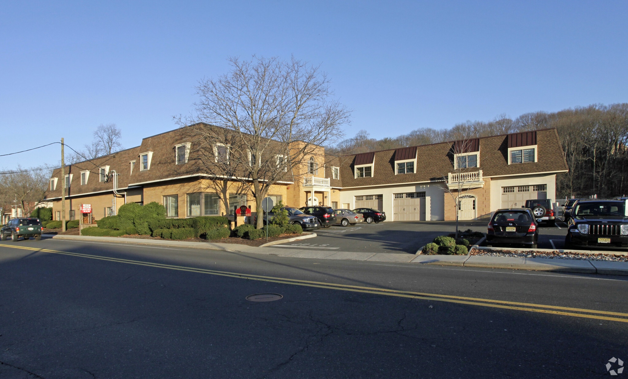 555 Goffle Rd, Ridgewood, NJ for sale Primary Photo- Image 1 of 1