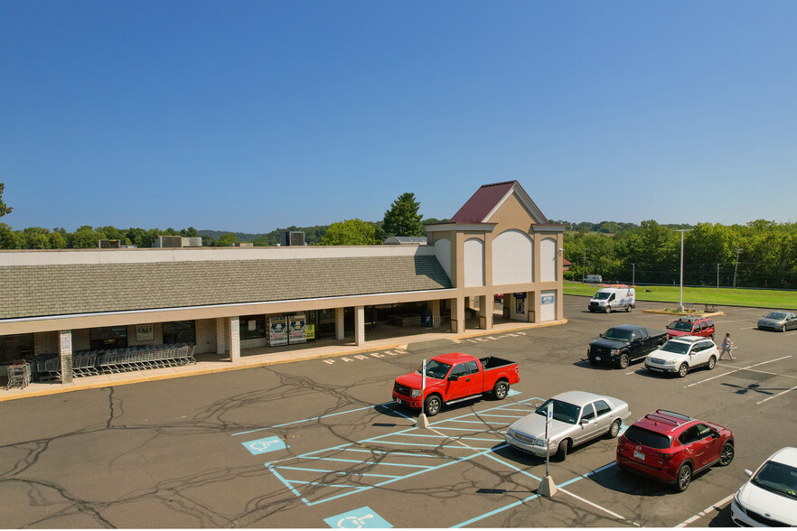 841 Gravel Pike, Collegeville, PA for lease - Building Photo - Image 3 of 11