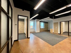 124 Walnut St E, Mankato, MN for lease Interior Photo- Image 1 of 8