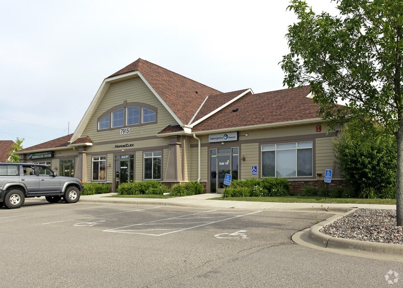 7915 Stone Creek Dr, Chanhassen, MN for lease - Primary Photo - Image 1 of 5