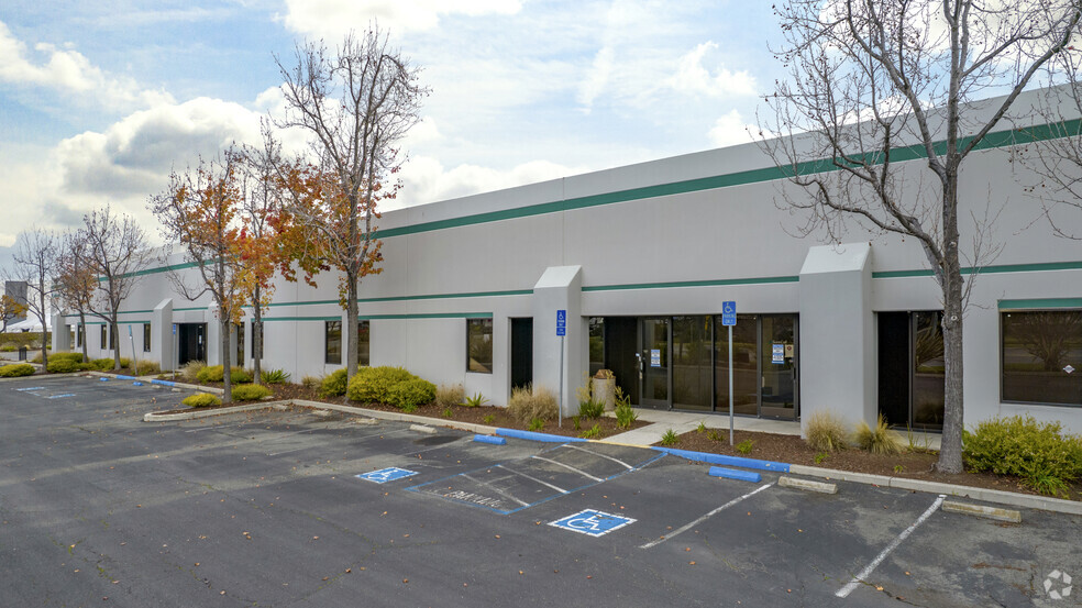 48340-48350 Milmont Dr, Fremont, CA for lease - Building Photo - Image 2 of 6