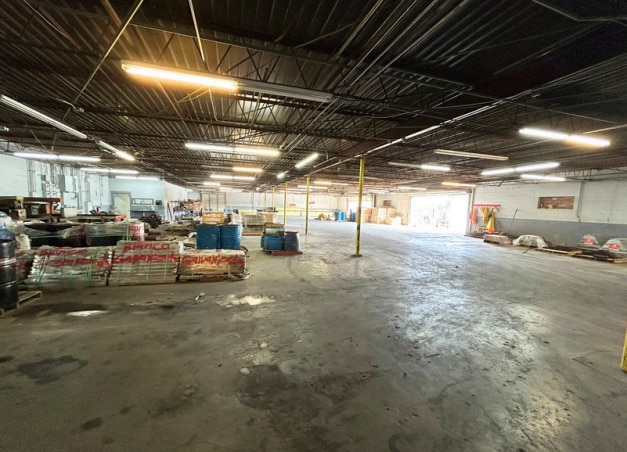 2920 Industrial Ln, Garland, TX for lease - Interior Photo - Image 3 of 7
