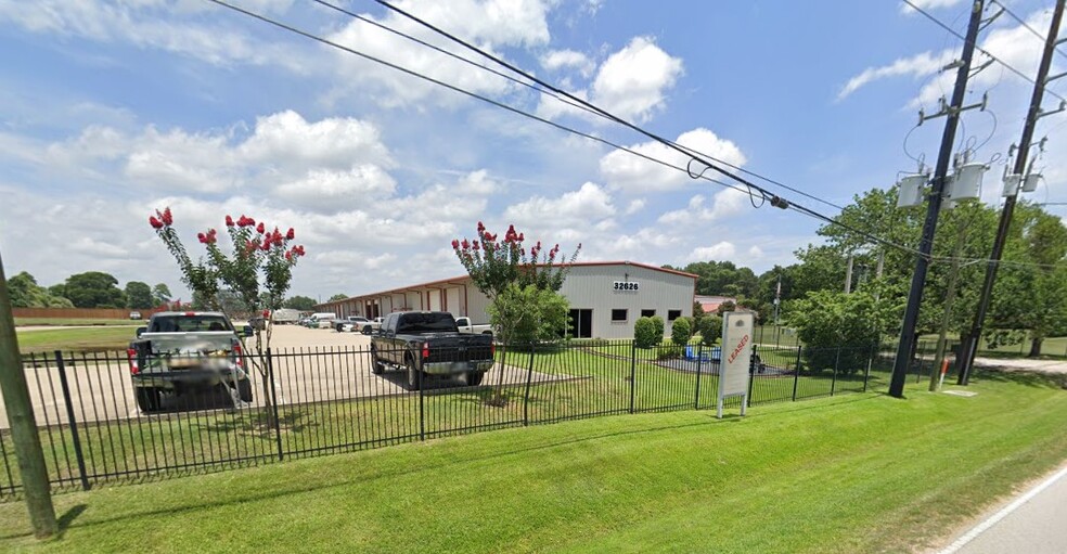 32626 Decker Prairie Rd, Magnolia, TX for lease - Building Photo - Image 1 of 16