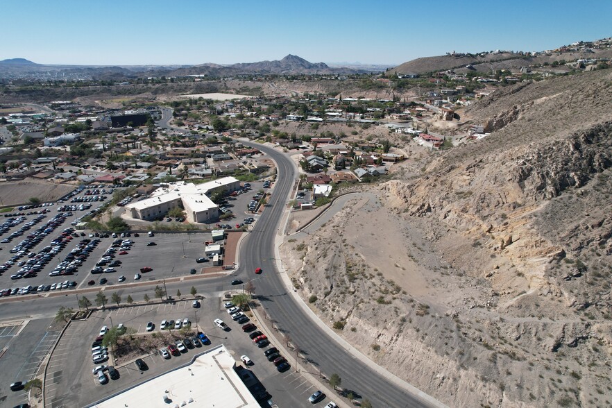 1701 Murchison Dr, El Paso, TX for sale - Building Photo - Image 3 of 19