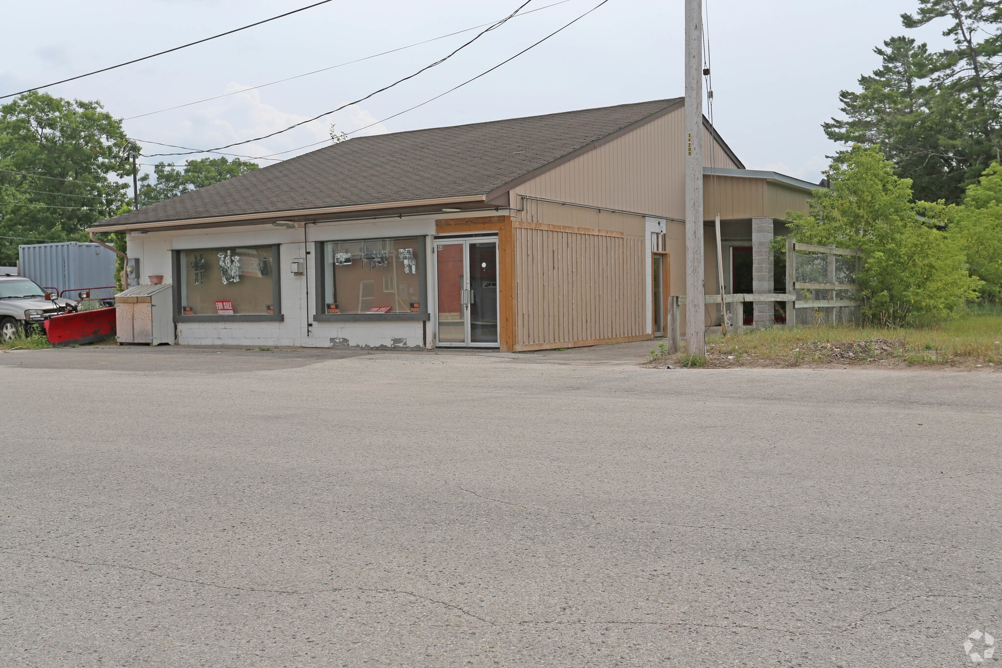 60 19th St, Wasaga Beach, ON for sale Primary Photo- Image 1 of 1